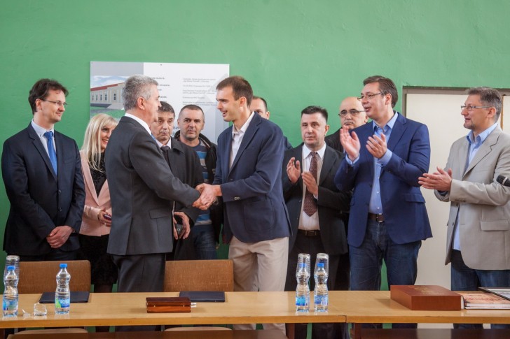 Pozdrav Stanka Terzića i Bojana Tomaševića nakon potpisivanja ugovora