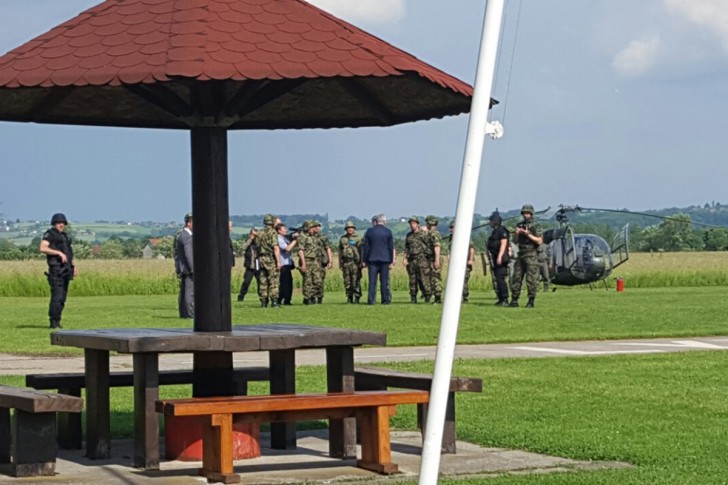 Nikolić i Diković na aerodromu Divci