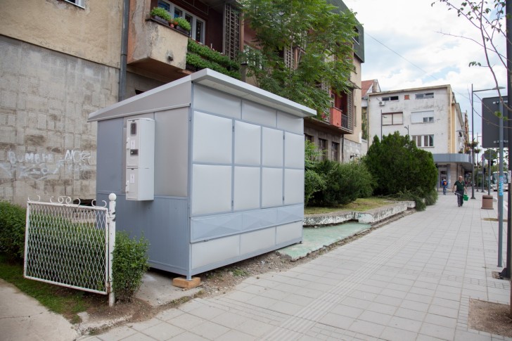 Metalni kiosk
