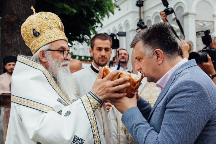 Episkop Milutin i Slobodan Gvozdenović