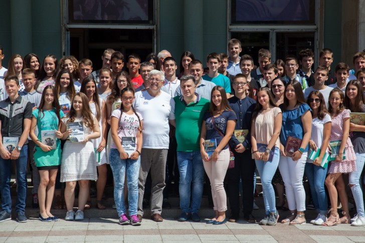 Vukovci i đaci generacije