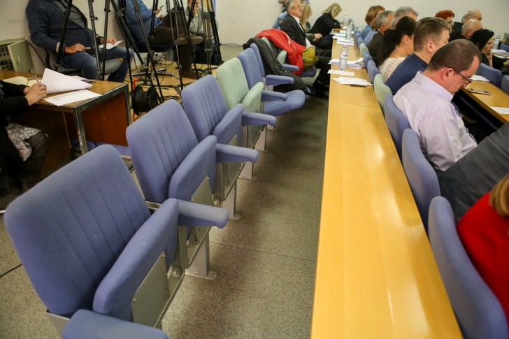 Skupština bez odbornika DS
