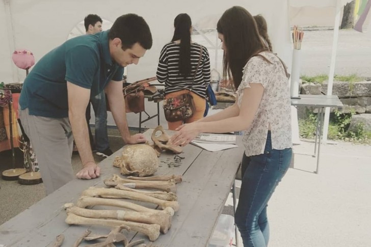 Razgledanje  arheoloških eksponata