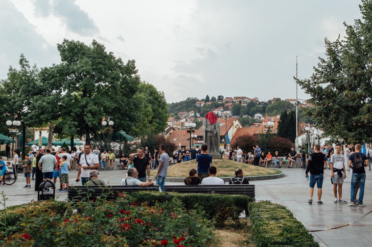 Građani na Trgu vojvode Mišića