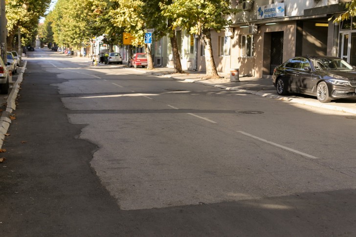 Zakrpljena ulica nakon radova