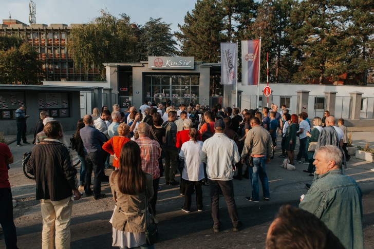 Građani ispred Krušika