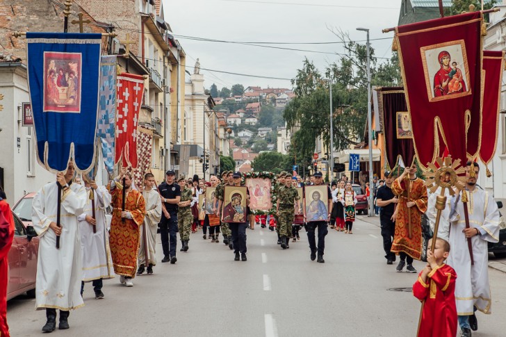 Slava Valjeva Druge Trojice - litija