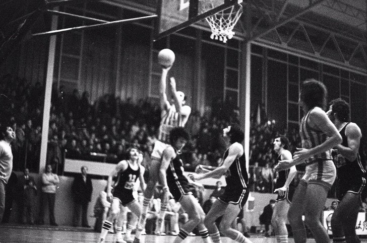 Detalj sa utakmice Metalac - Crvena Zvezda, 1974.