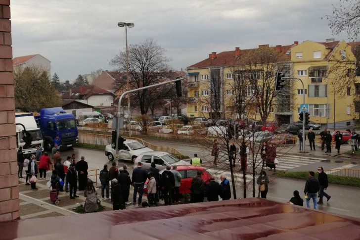 Saobraćajka na duplim trakama