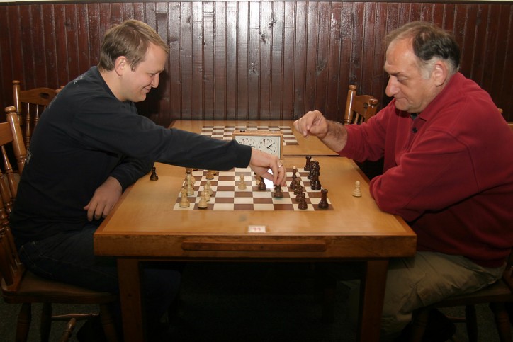 V. Kostić (desno)