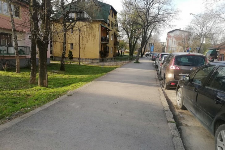 Trotoar u Hakdik Veljkovoj (sređen 2018.)