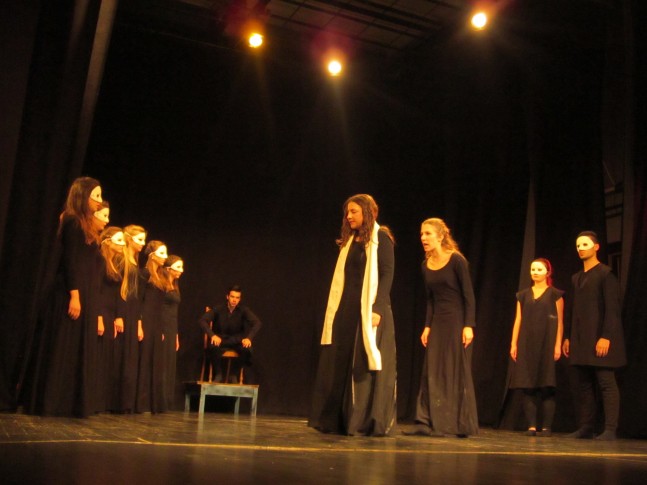 "Antigona"