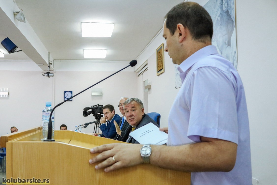 Duško Rakić za govornicom