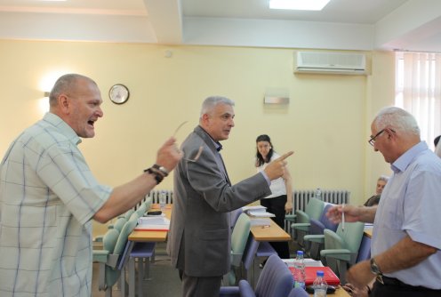 Sednica Gradske skup&scaron;tine - Prijateljsko ubeđivanje: Bradić, Krstić i Ilić (foto: Đorđe Đoković)
