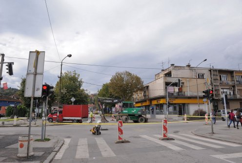 Zatvorena raskrsnica na Jadru, ugao Karađorđeve i Dušanove (foto: Đorđe Đoković       )
