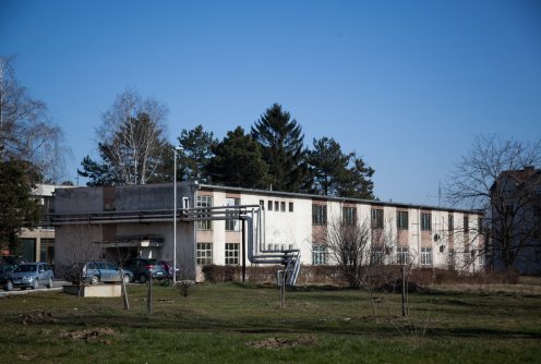 Zgrada u kojoj se nalaze Neurologija i  Dečje odeljenje (foto: Đorđe Đoković)