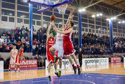 Janković ispod koša Cedevita (foto: Đorđe Đoković)