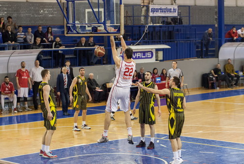 Zakucavanje Dujkovića (foto: Đorđe Đoković)