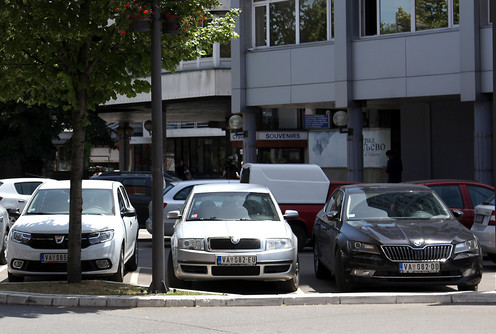 Vozila Grada (crna skoda superb) (foto: Đorđe Đoković)