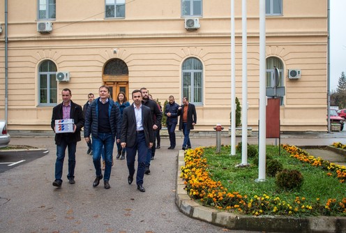 SNS predaje listu (foto: )