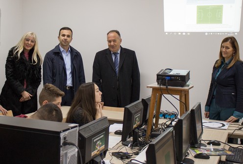 Jocić, Janković i Šarčević posetili osnovnu školu (foto: www.mionica.rs)