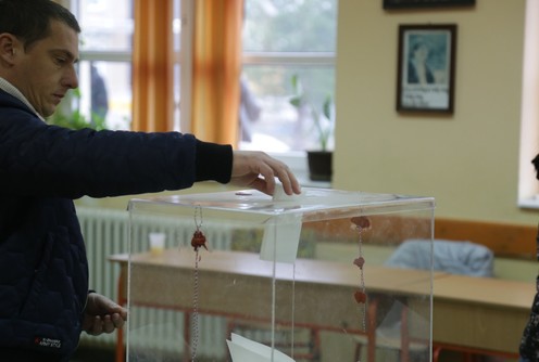 Izbori u Mionici (foto: Đorđe Đoković)
