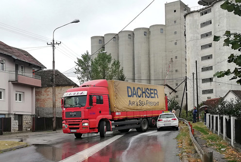 Kamion udario u vozilo auto škole (foto: Kolubarske.rs)