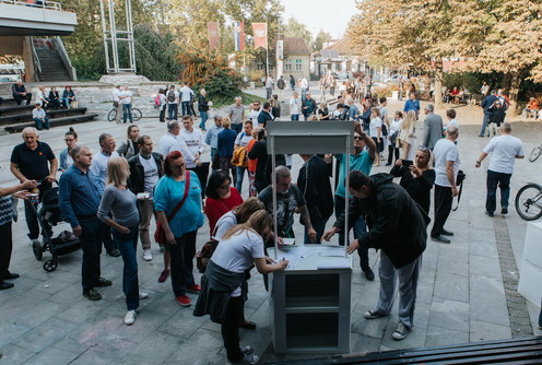Potpisivanje peticije, 28. 10.2019. (foto: Đorđe Đoković)