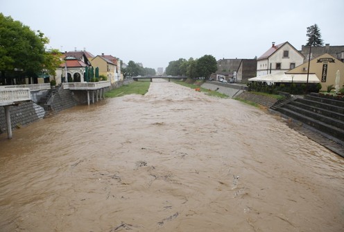 Kolubara u centru Valjeva (foto: Đorđe Đoković)
