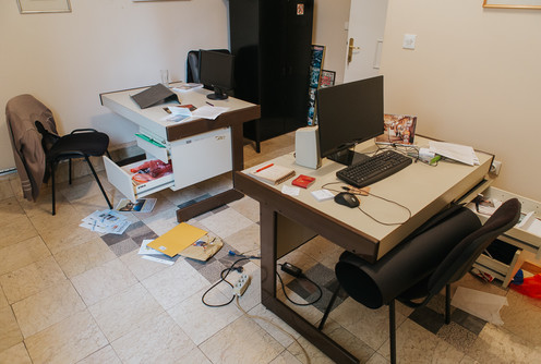 Redakcija Kolubarske.rs nakon provale (foto: Đorđe Đoković)