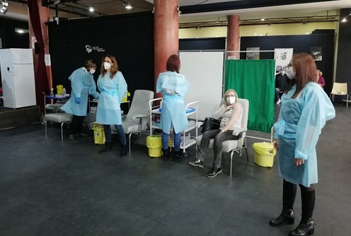 Vakcinalni punkt u Holu centra za kulturu (foto: Kolubarske.rs)