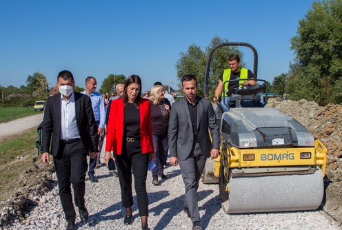 Vujović i Janković obilaze radove (foto: www.mionica.rs)