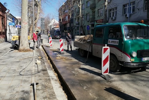 Ponovo radovi u Ulici Vuka Karadžića (foto: Kolubarske.rs)