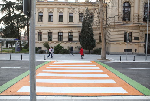Pešački prelaz kod Gimnazije (foto: Đorđe Đoković)