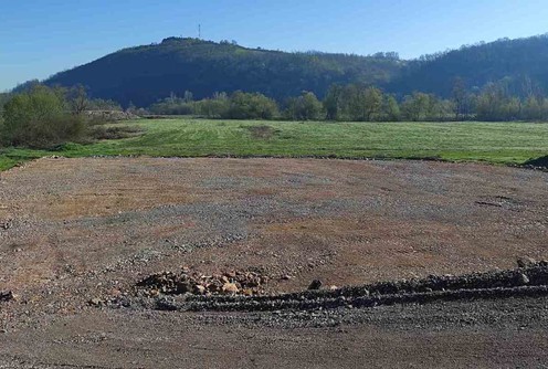 Zaustavljeni radovi  (foto: Nikola)