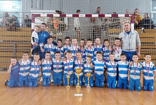 Članovi najboljih ekipa škole fudbala Tešnjar (2017. godište) (foto: )