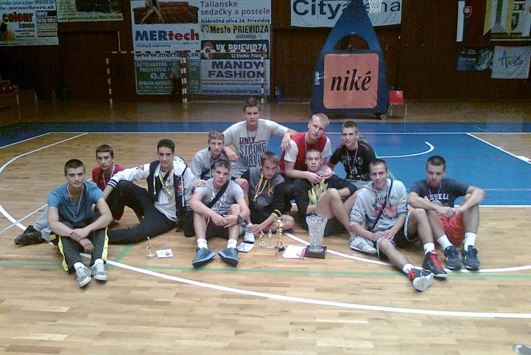 Ko&scaron;arka&scaron;ka kadetska reprezentacija Valjeva&nbsp; (foto: www.valjevo.rs)