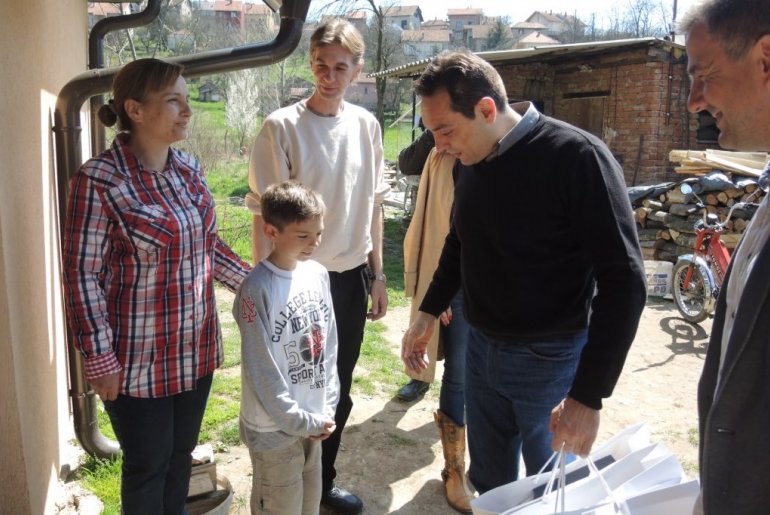 ministar Vulin i diektor Dunava Petrović u poseti Strahinji (foto: Kolubarske.rs)