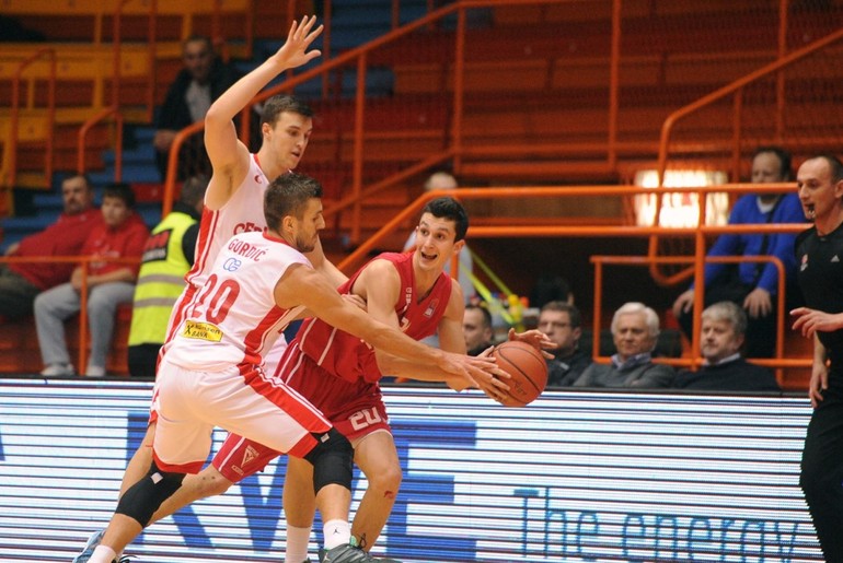 Gordić u duelu sa Rakićevićem (foto: www.abaliga.com)