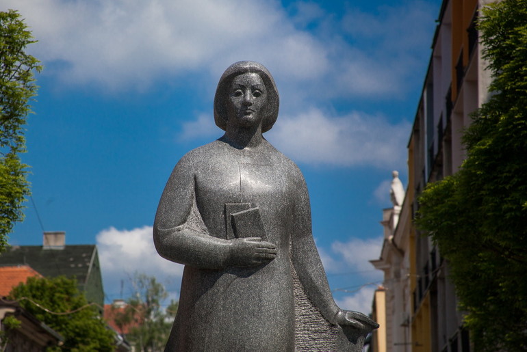 Spomenik Desanki Maksimović (foto: Đorđe Đoković)