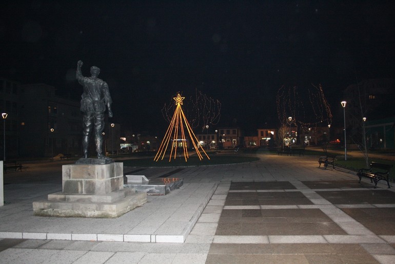 Novogodišnja rasveta na Ubu (arhiva) (foto: Milovan Milovanović)