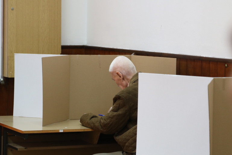 Glasanje (ilustracija) (foto: Đorđe Đoković)