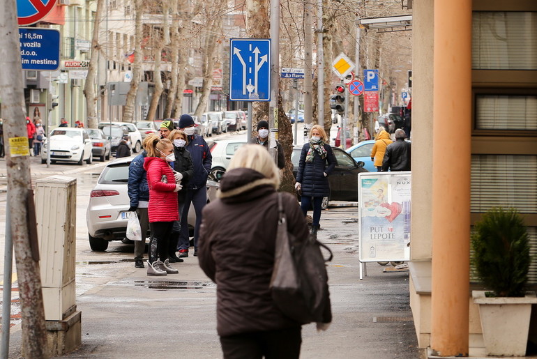 Valjevci u vreme pandemije korona virusa (ilustracija) (foto: Đorđe Đoković)