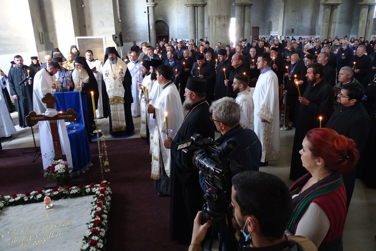 Zaupokojena liturgija i parastos (foto: Kolubarske.rs)