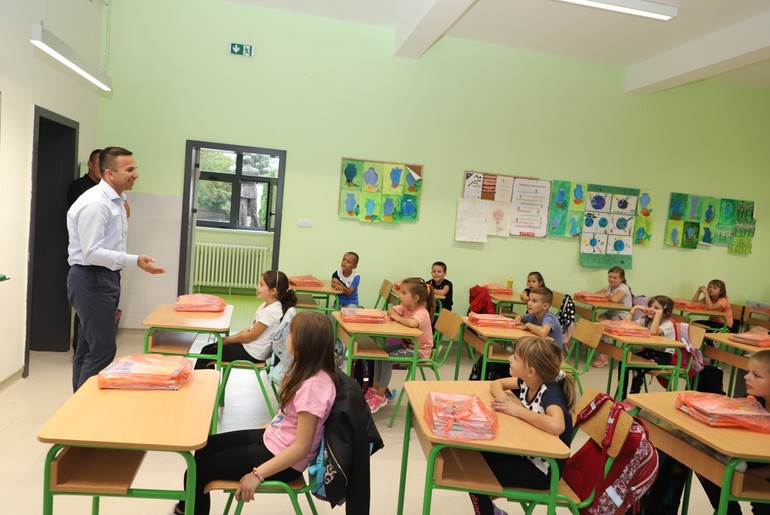 Boban Janković i prvaci (foto: www.mionica.rs)