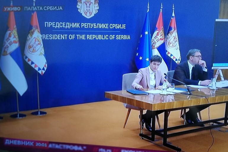 Ana Brnabić i Aleksandar Vučić (foto: skrinšot RTS)
