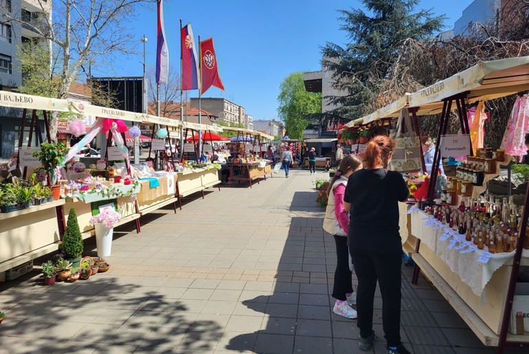 Vaskršnji bazar (foto: Kolubarske.rs)